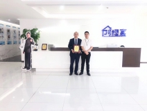 熱烈祝賀尚總、鄧總夫婦簽約創(chuàng)綠家四川省市級(jí)代理！